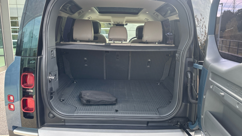 Land Rover Defender 2.0 D240 HSE 110 5dr Auto [6 Seat] Diesel Estate